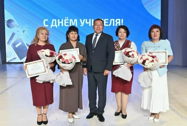 Педагоги-наставники удостоены премий Госсобрания – Эл Курултай